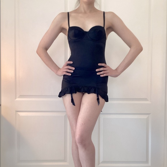Agent Provocateur black Jilly slip with cups and suspenders 32B - Picture 2 of 3